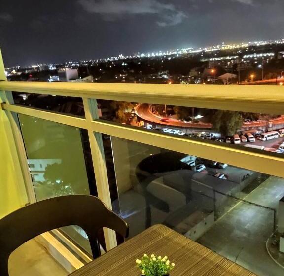 Escritório Superior, Residences In Azure Condominium Parañaque City Metro Manila