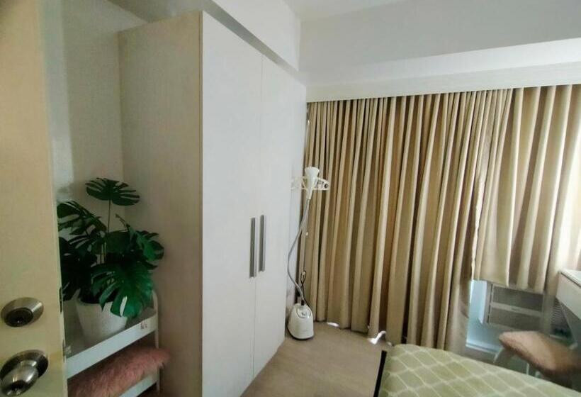 اتاق لوکس خانوادگی, Residences In Azure Condominium Parañaque City Metro Manila