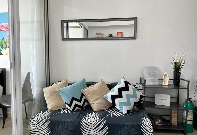 آپارتمان 1 خوابه با بالکن, Residences In Azure Condominium Parañaque City Metro Manila