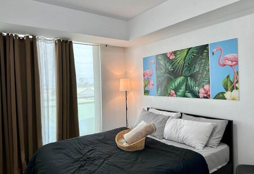 آپارتمان 1 خوابه با بالکن, Residences In Azure Condominium Parañaque City Metro Manila