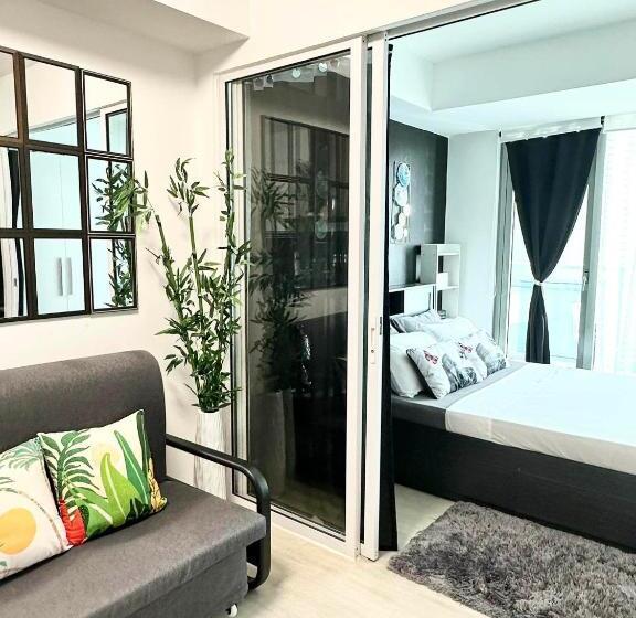 Estúdio Estandar com Sacada, Residences In Azure Condominium Parañaque City Metro Manila