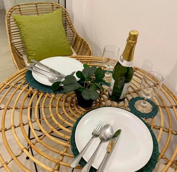 سوییت جونیور با بالکن, Residences In Azure Condominium Parañaque City Metro Manila