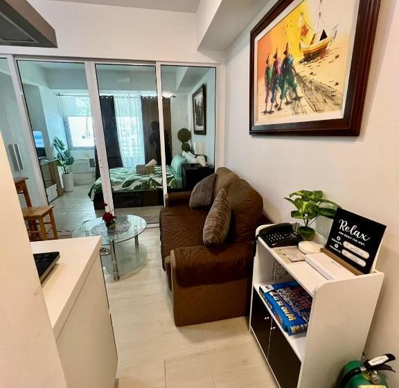 Suíte Vista Piscina, Residences In Azure Condominium Parañaque City Metro Manila