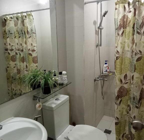 اتاق خانوادگی, Residences In Azure Condominium Parañaque City Metro Manila