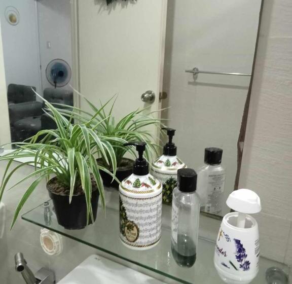 اتاق خانوادگی, Residences In Azure Condominium Parañaque City Metro Manila