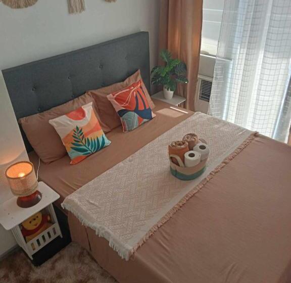 اتاق خانوادگی, Residences In Azure Condominium Parañaque City Metro Manila