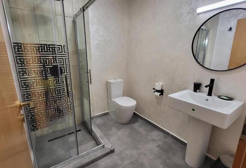 エコノミールーム, Boutique Global