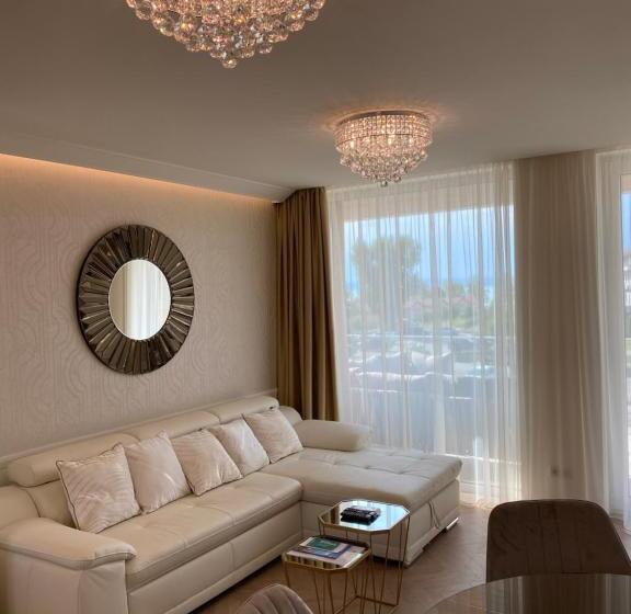 带1个卧室的顶楼公寓, Gold Wave Apartments