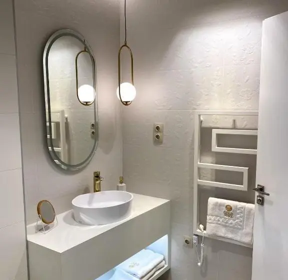 استودیوی لوکس, Gold Wave Apartments