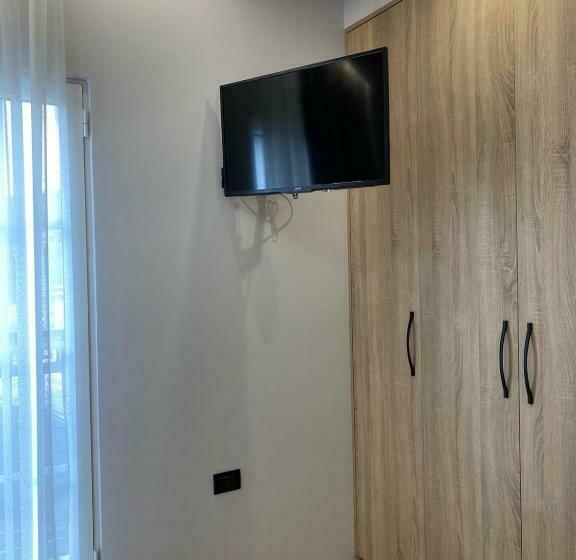 デラックスルーム, Golden