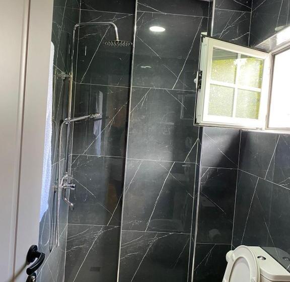 デラックスルーム, Golden