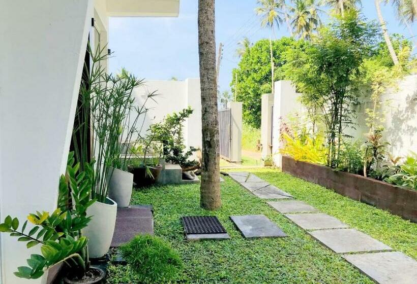 デラックストリプルルーム, Ayona Beach Villa