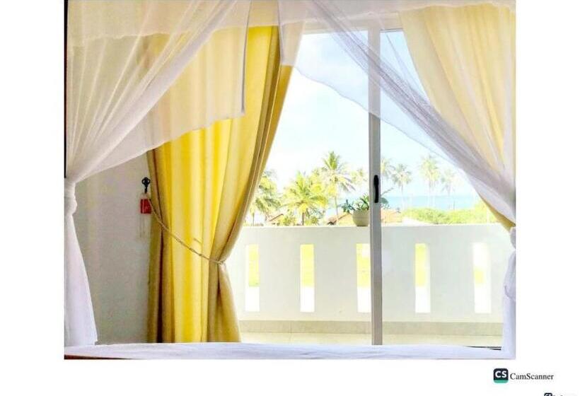 オーシャンビューデラックスルームバルコニー付き, Ayona Beach Villa