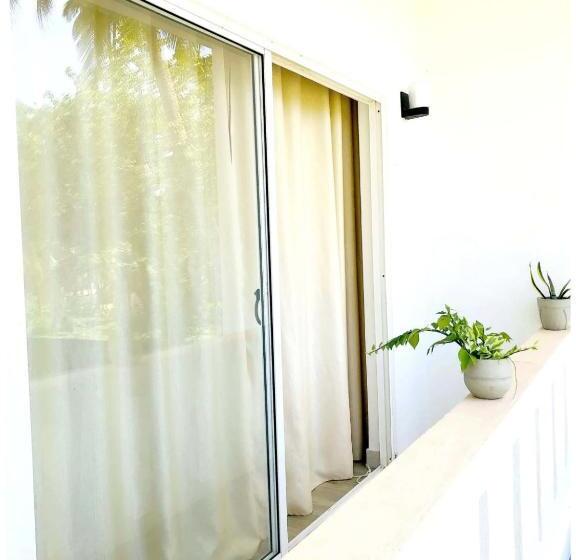 オーシャンビューデラックスルームバルコニー付き, Ayona Beach Villa