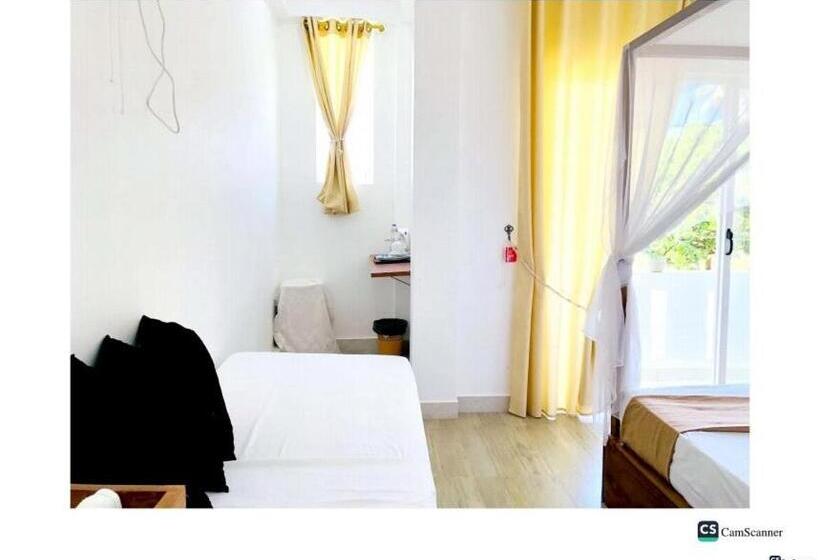 オーシャンビューデラックスルームバルコニー付き, Ayona Beach Villa