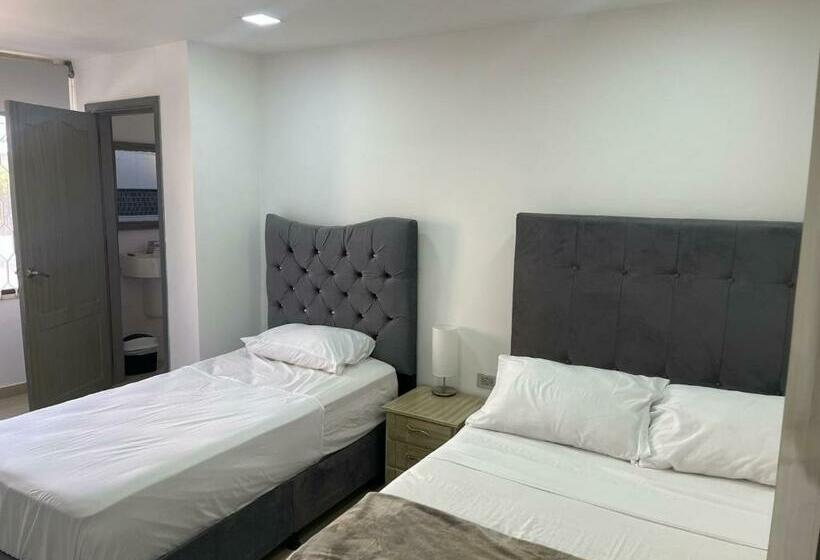 غرفة كومفورت ثلاثية, El Peniel