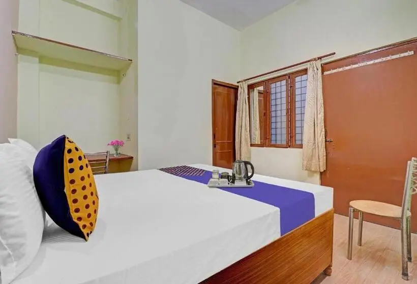 スタンダードルーム, Spot On Ganpati Home Stays