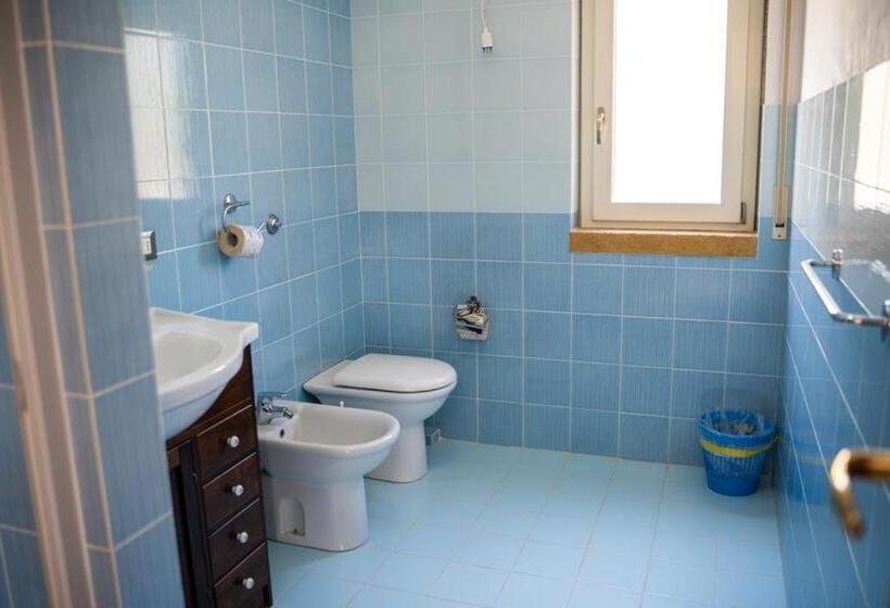 带1个卧室的带阳台的公寓, Cala San Giorgio Residence