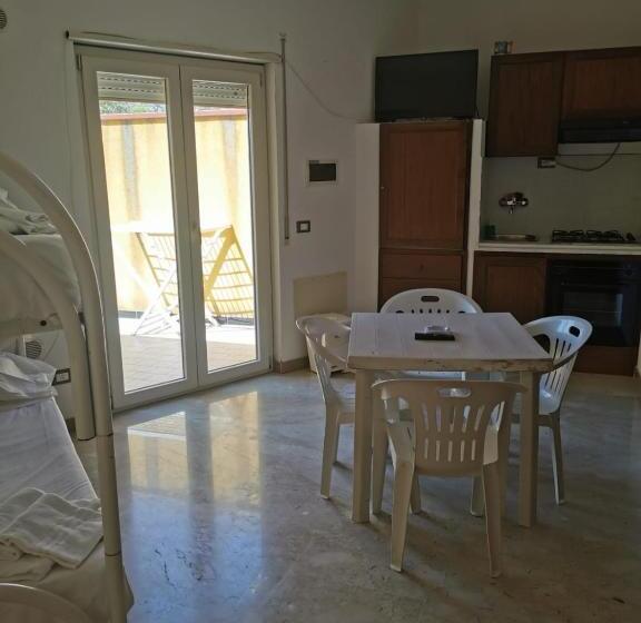 带1个卧室的带阳台的公寓, Cala San Giorgio Residence