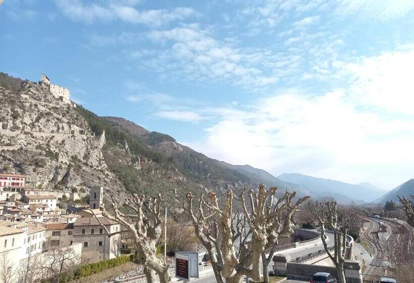 Четырехместный Номер Стандарт, Hôtel Le Vauban