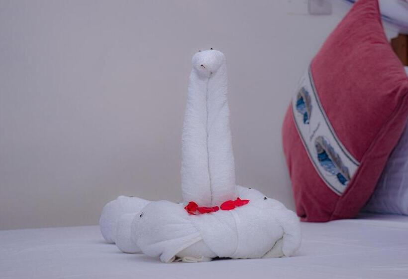 חדר סטנדרט נוף לבריכה, Jabali Bungalows Lodge