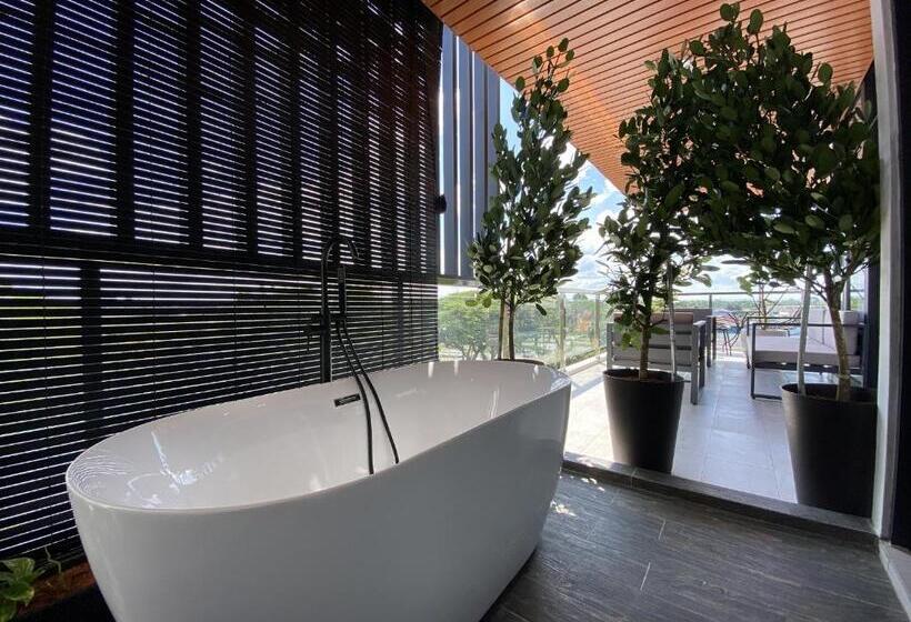 סוויטה עם מרפסת, Otel Hotel Suite