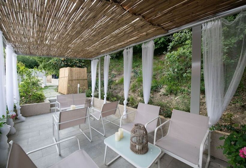 غرفة قياسية, L Agrumeto