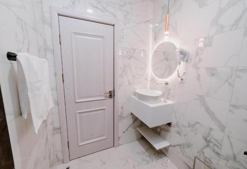 غرفة ديلوكس, Pensiunea Heaven