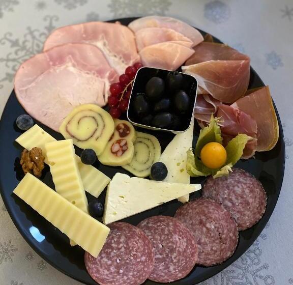 غرفة قياسية مطلة على الجبل, Pensiunea Heaven