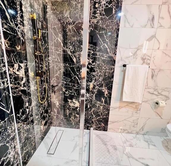 غرفة قياسية مزوَّدة بتراس, Pensiunea Heaven