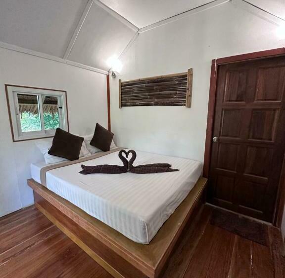 غرفة قياسية مزوَّدة بتراس, Koh Mook Mountain View