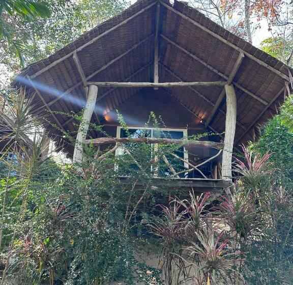 غرفة قياسية مزوَّدة بتراس, Koh Mook Mountain View