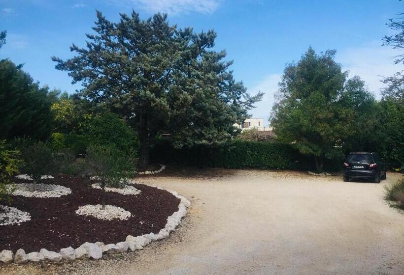 Chambre Standard, Chambre D Hôtes Cabries Calas 5 Min Gare Tgv Aix Et Pôle D Activités D Aix En Provence