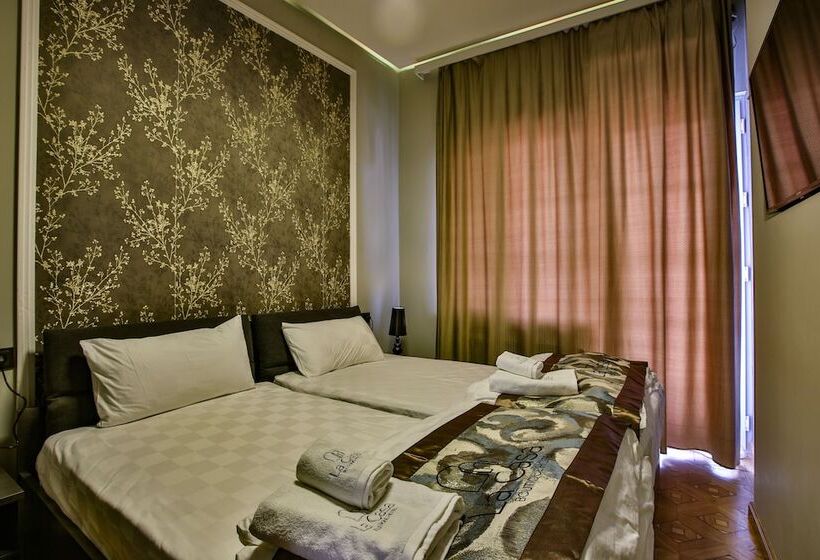 스탠다드 스튜디오, La Casa Hotel Yerevan