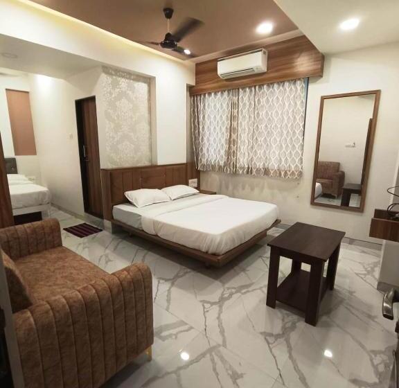 豪华房间, Sai Sagar Lodging & Boarding