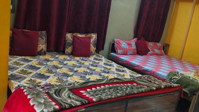 اتاق خانوادگی, Welcome Paying Guest House