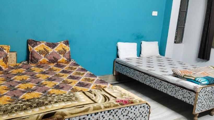 اتاق خانوادگی با سرویس بهداشتی مشترک, Welcome Paying Guest House