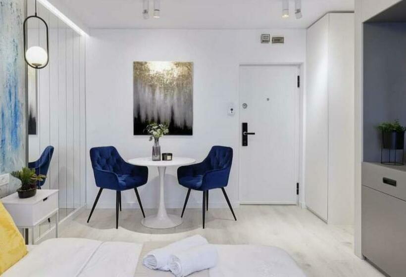 استودیوی لوکس, Government Deluxe Studio By Magic Apartments