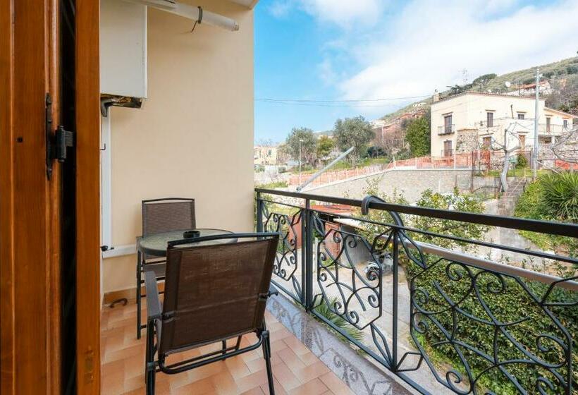 デラックスルーム, Seascape Noemi S Rooms