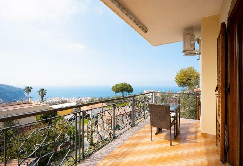 اتاق استاندارد با چشم‌انداز دریا, Seascape   Noemi S Rooms