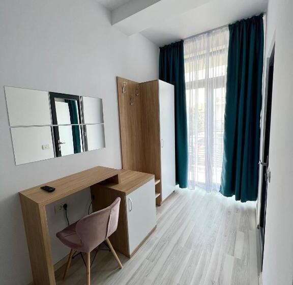 اتاق استاندارد با بالکن, Infinity By Carla