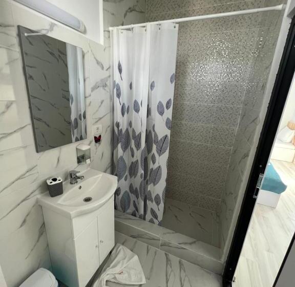 اتاق استاندارد با بالکن, Infinity By Carla