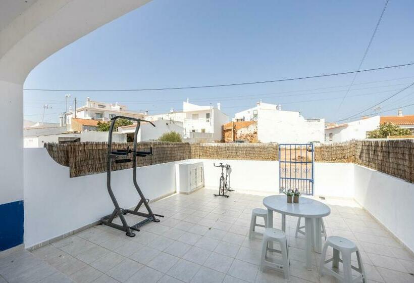 اتاق خانوادگی, Green Diamond Budens