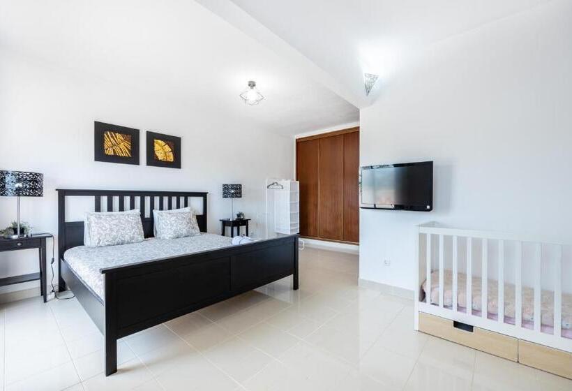 اتاق خانوادگی, Green Diamond Budens