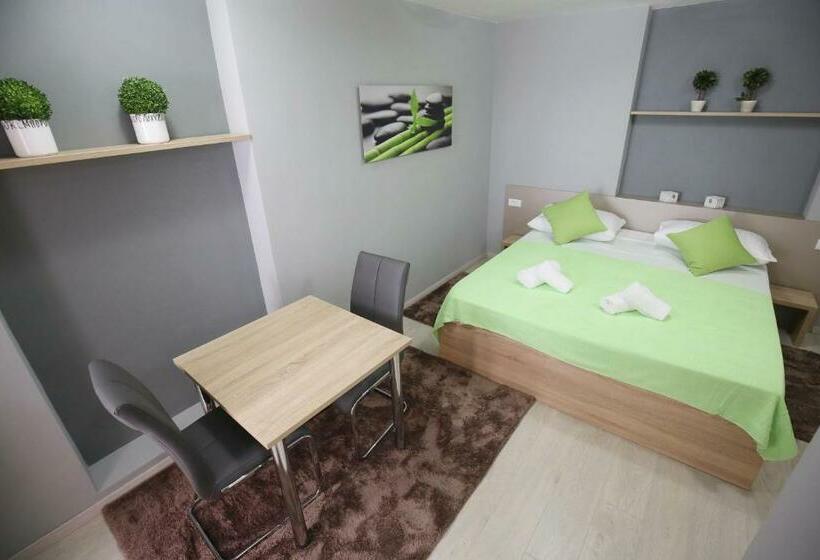 Апартаменты 1 Спальня с Балконом, Apartments And Rooms With Wifi Zadar   14528