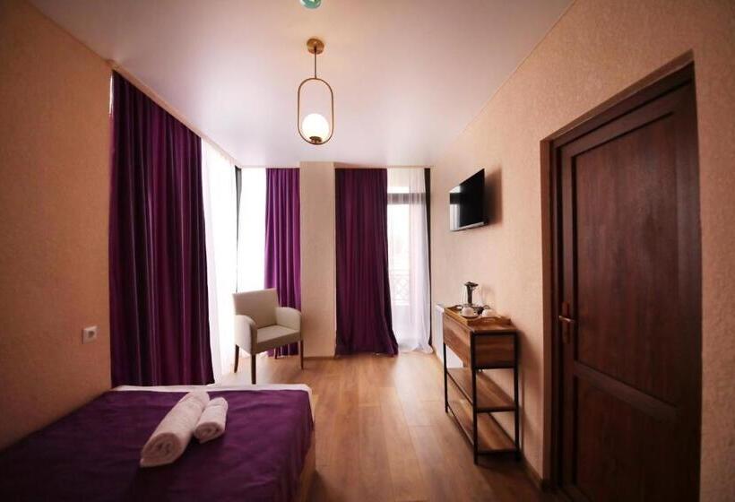 اتاق استاندارد یک نفره, Bessarion Boutique