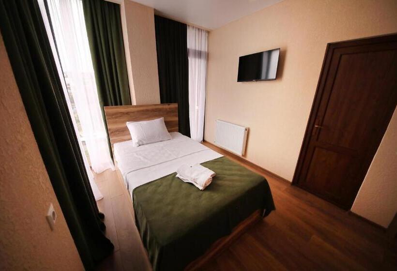 اتاق استاندارد یک نفره, Bessarion Boutique