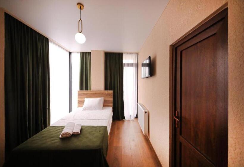 اتاق استاندارد یک نفره, Bessarion Boutique