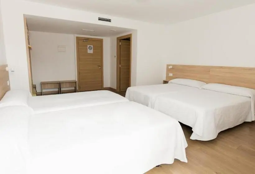 景色の見えるスタンダード4人部屋, Faro De Finisterre