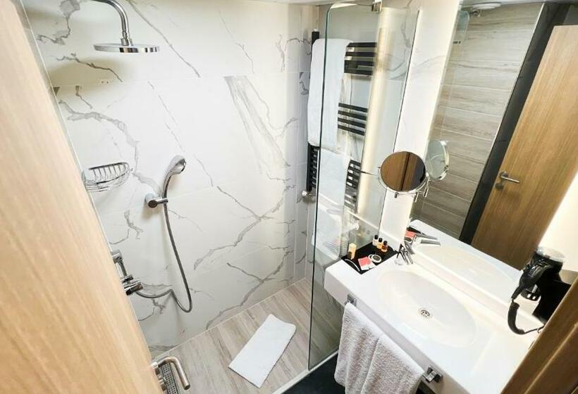 اتاق استاندارد یک نفره, Nira Boutique